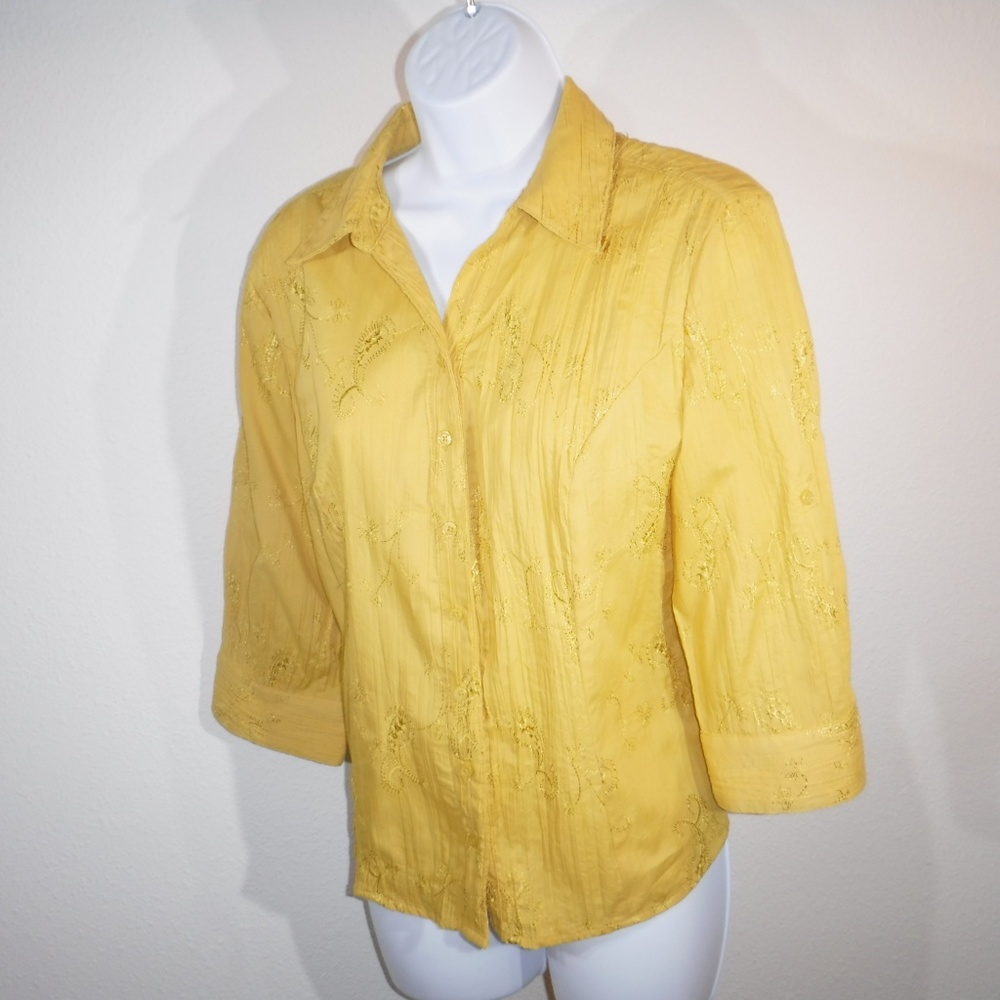 Christopher&Banks Yellow Crinkle Embroider Top P/S